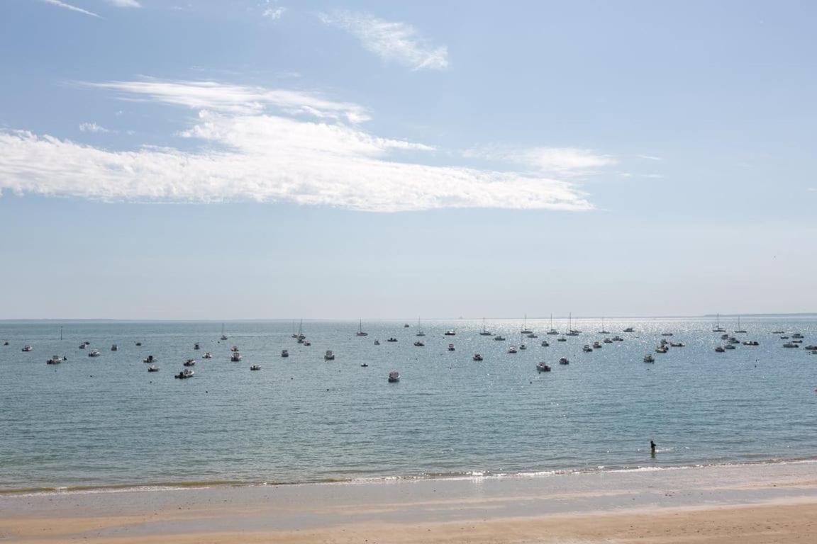 Les Pieds Dans L'Eau - Bel Appartement - Vue Mer Канкаль Экстерьер фото