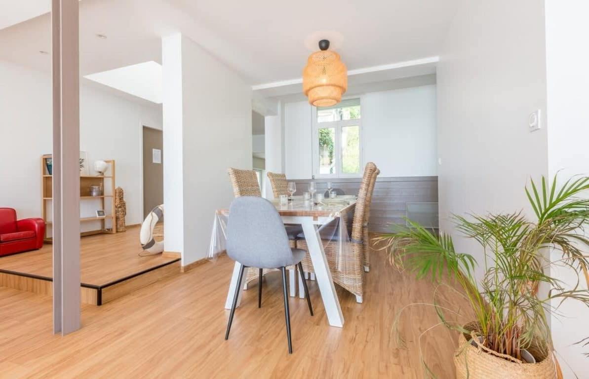 Les Pieds Dans L'Eau - Bel Appartement - Vue Mer Канкаль Экстерьер фото